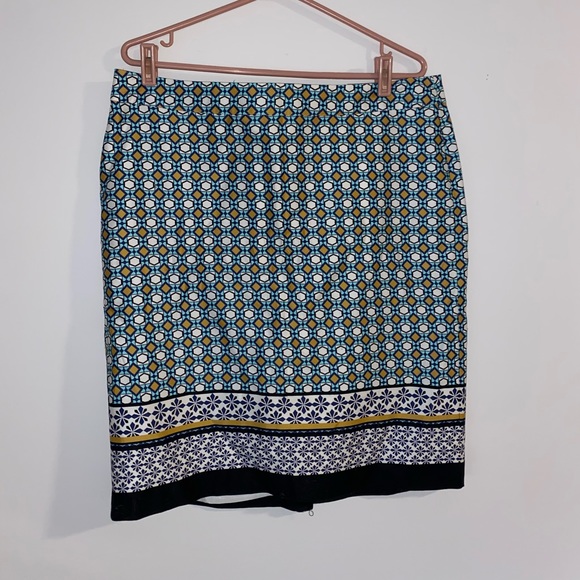 Van Heusen knee length lines skirt - Picture 1 of 4